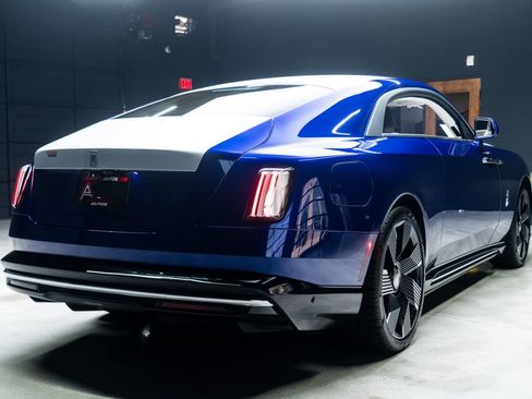 Used 2024 Rolls-Royce Spectre w/ Spectre Launch Package AWD/4WD image 18
