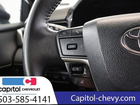 Used 2025 Toyota Camry SE FWD image 19