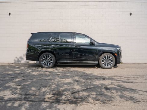 Used 2023 Cadillac Escalade Sport Platinum w/ Heavy-Duty Trailer Package AWD/4WD image 8