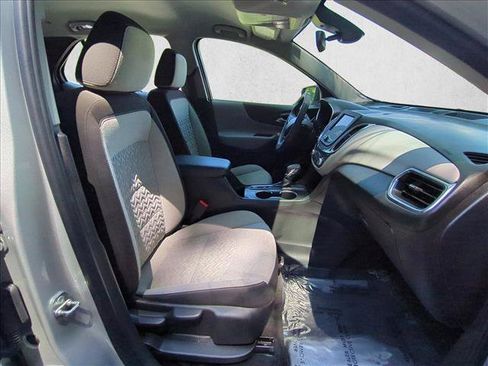Used 2022 Chevrolet Equinox LS w/ Driver Confidence II Package FWD image 23