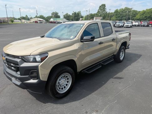 Used 2024 Chevrolet Colorado W/T w/ Advanced Trailering Package RWD image 8