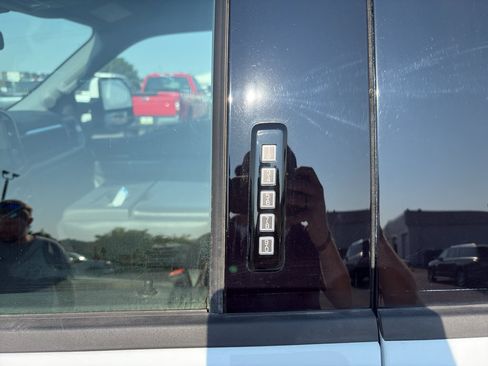 Used 2023 Ford F350 Lariat AWD/4WD image 10