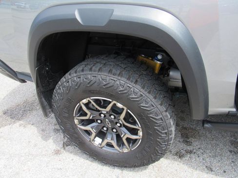 Used 2024 Chevrolet Colorado ZR2 w/ ZR2 Convenience Package III AWD/4WD image 4
