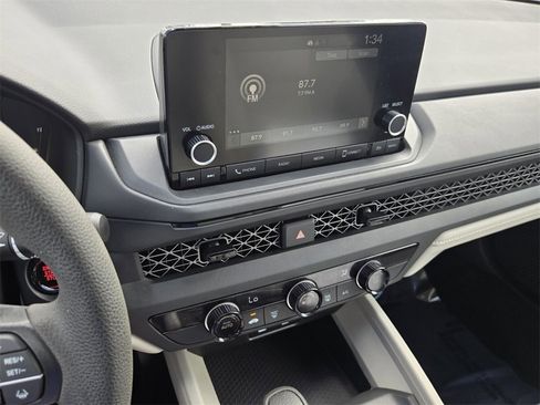 Certified 2025 Honda Accord LX image 19