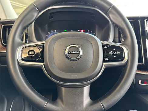 Certified 2023 Volvo XC60 B5 Ultimate w/ Climate Package image 23