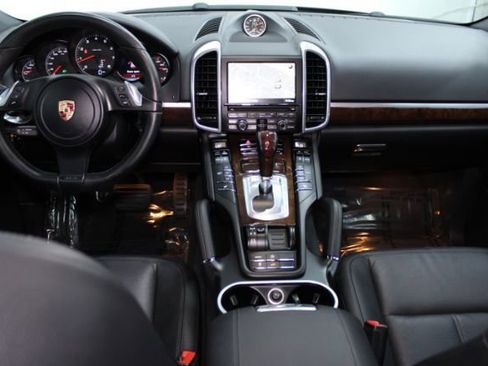Used 2012 Porsche Cayenne image 2