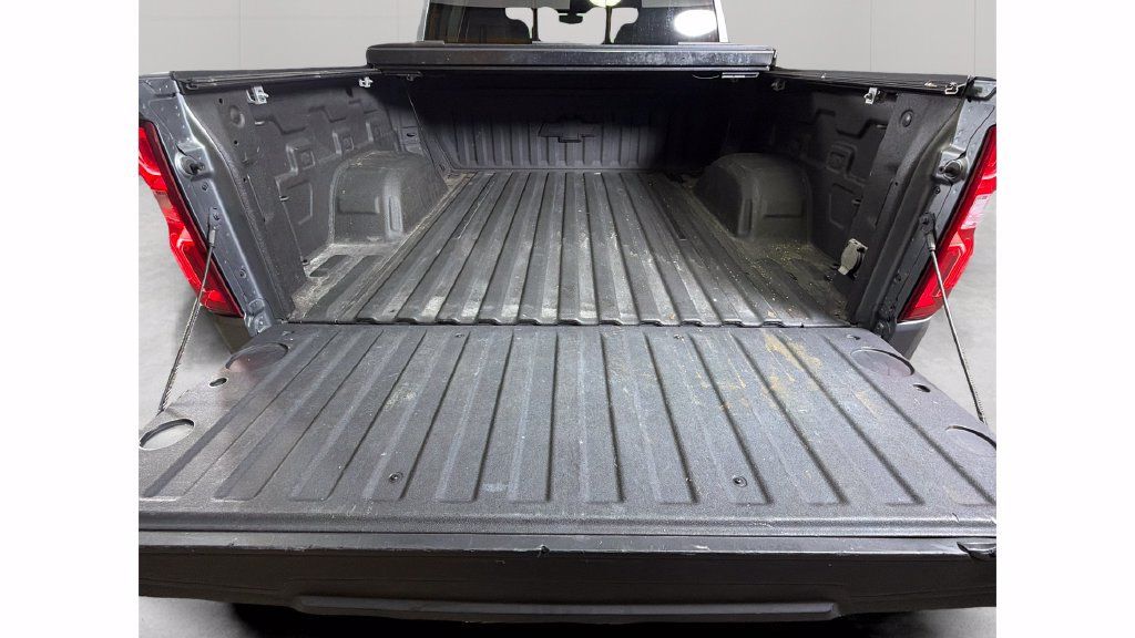 Used 2020 Chevrolet Silverado 1500 RST AWD/4WD image 28