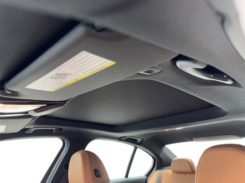 Used 2025 BMW 330i xDrive Sedan w/ Premium Package image 68