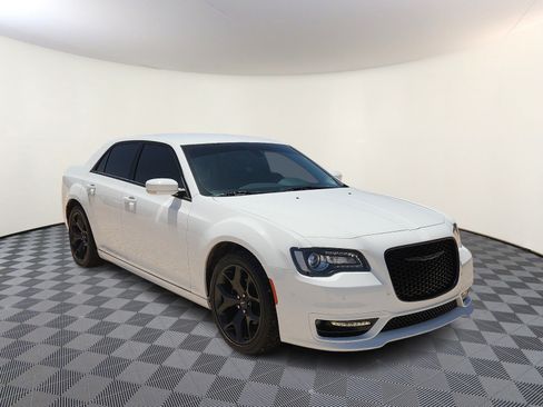 Used 2023 Chrysler 300 Touring L w/ Comfort Group RWD image 6