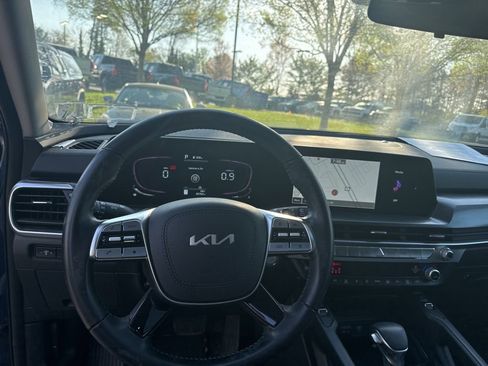 Used 2023 Kia Telluride S w/ S Sunroof Package image 12