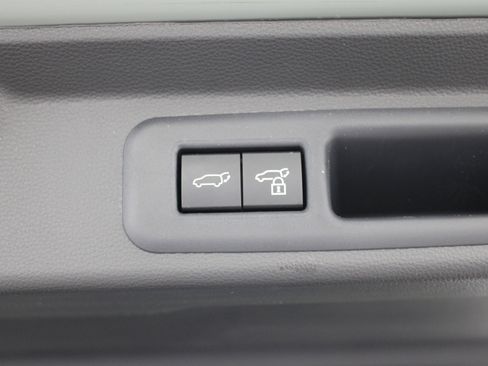 Used 2026 Toyota Sequoia Platinum image 35