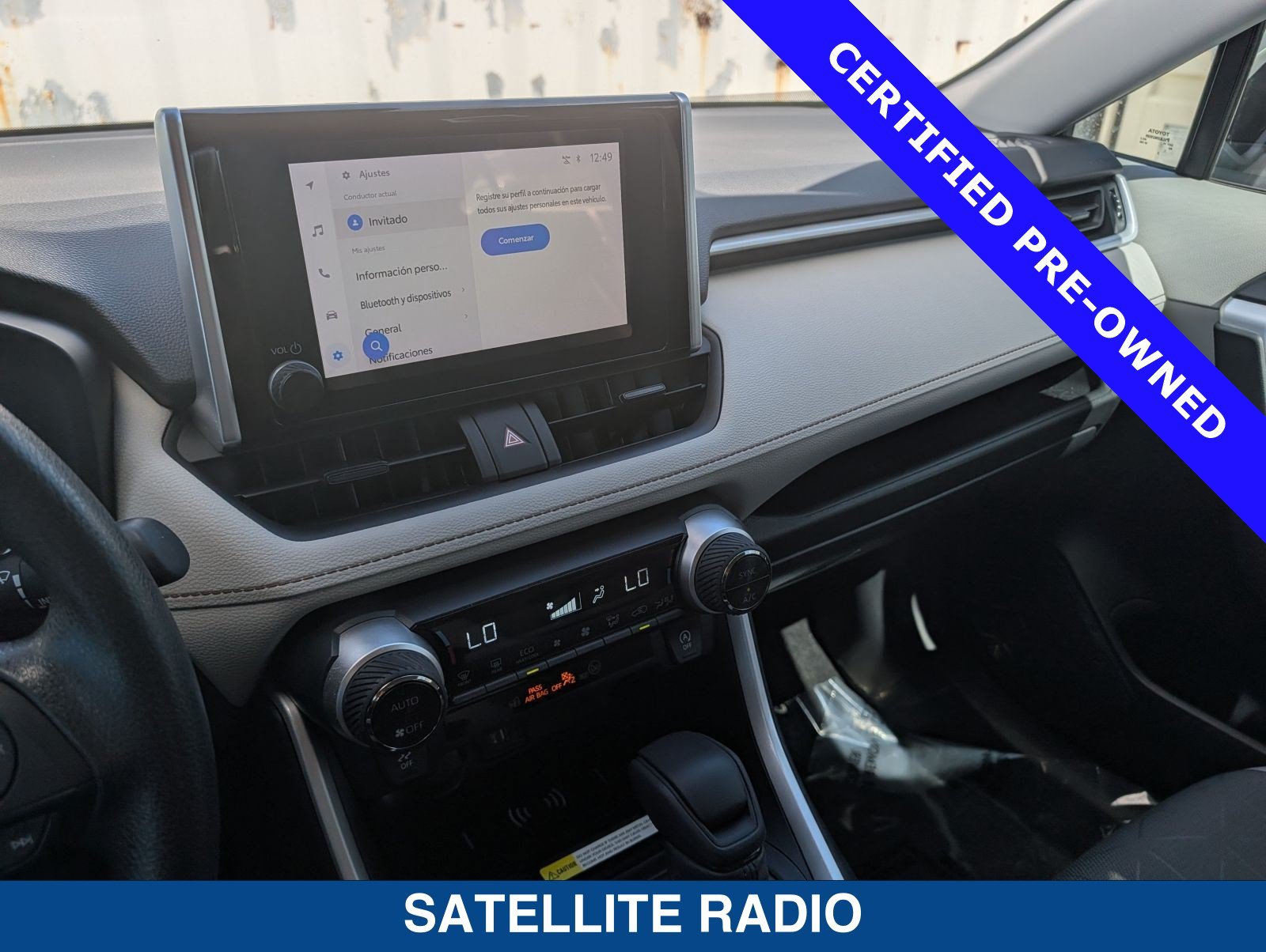 Used 2023 Toyota RAV4 XLE FWD image 30