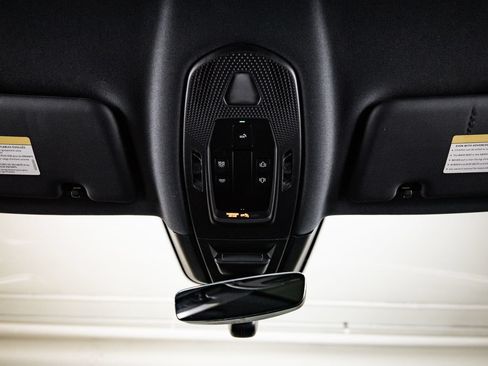 Certified 2024 Porsche Cayenne Coupe AWD/4WD image 20