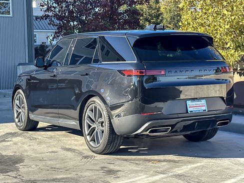 Used 2024 Land Rover Range Rover Sport SE image 3