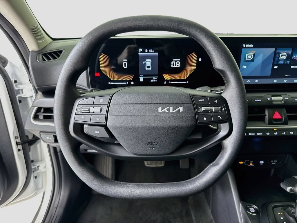 Used 2025 Kia K4 FWD image 12