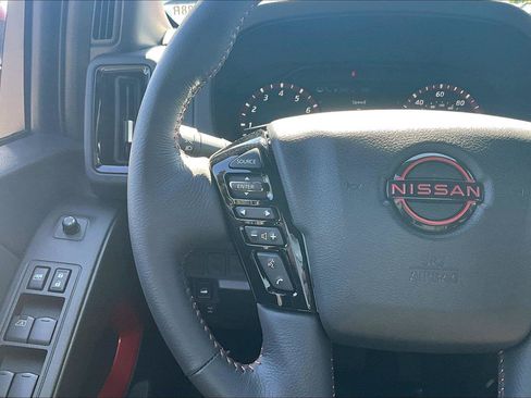 Used 2025 Nissan Frontier PRO-4X AWD/4WD image 12