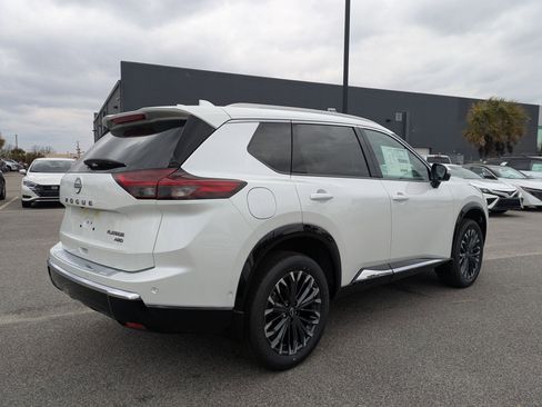 New 2026 Nissan Rogue Platinum w/ Tech Package AWD/4WD image 4