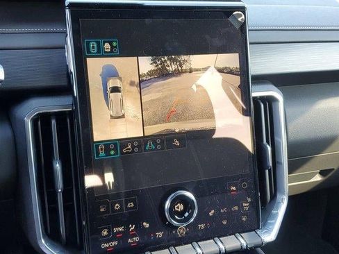 New 2025 GMC Acadia Elevation image 29