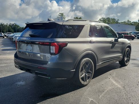 Used 2026 Ford Explorer ST-Line w/ ST-Line Street Pack RWD image 2