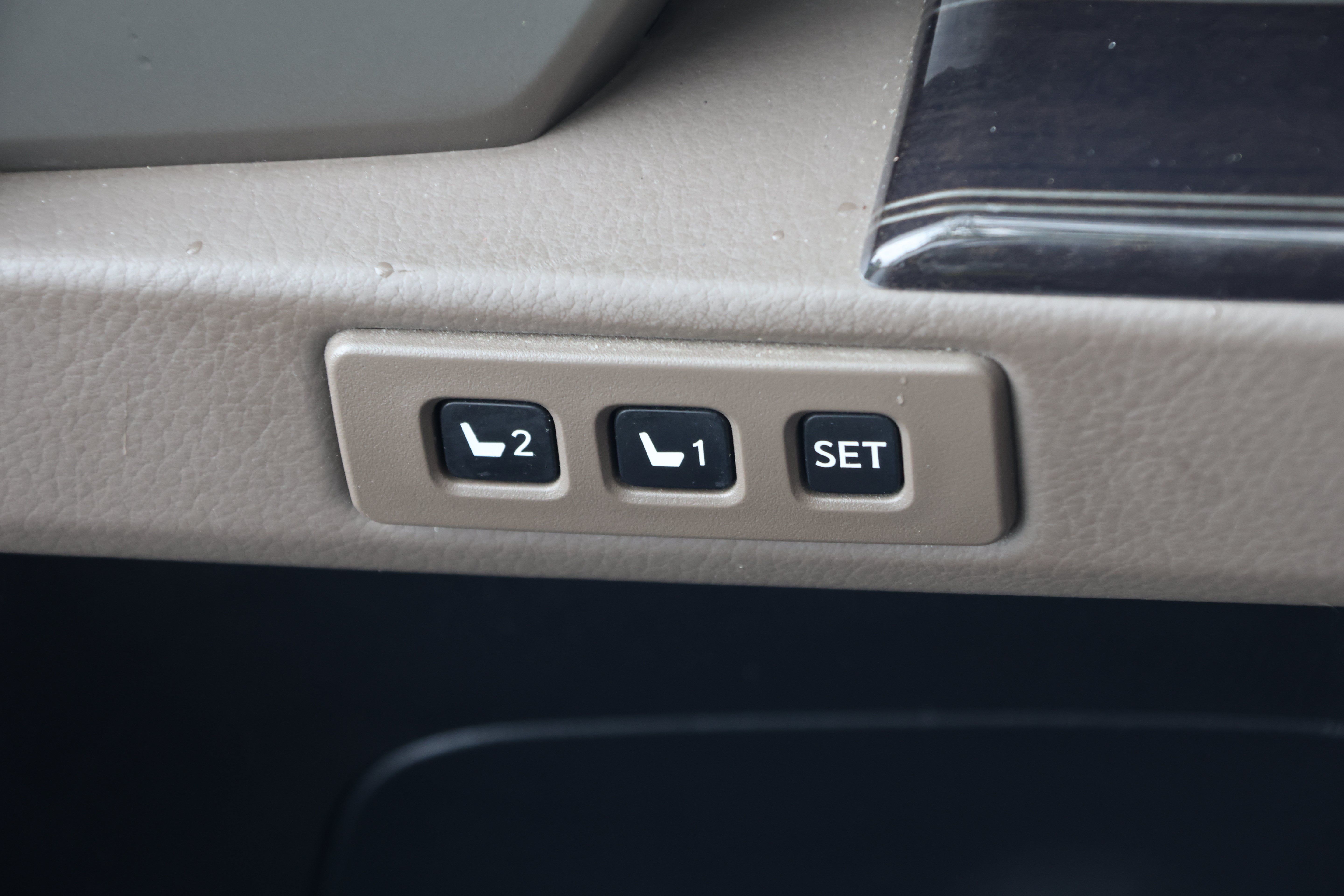 Used 2021 Lexus GX 460 Premium w/ Premium Package AWD/4WD image 13