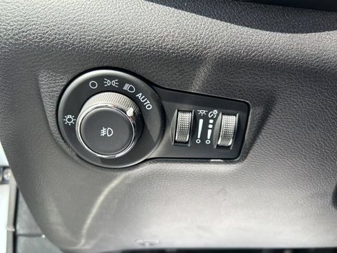 Used 2025 Jeep Compass Limited AWD/4WD image 37