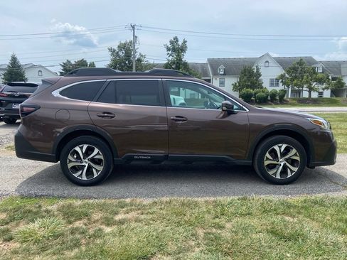 Used 2022 Subaru Outback Limited AWD/4WD image 6
