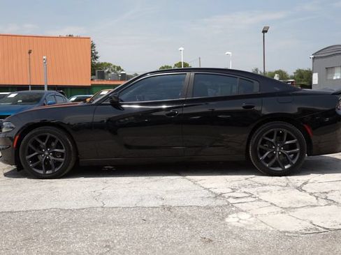 Used 2021 Dodge Charger SXT w/ Blacktop Package RWD image 4
