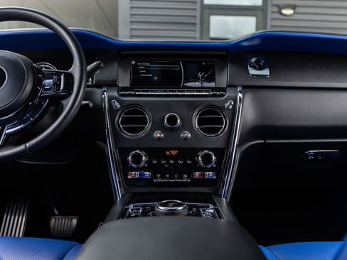 Used 2022 Rolls-Royce Cullinan AWD/4WD image 33