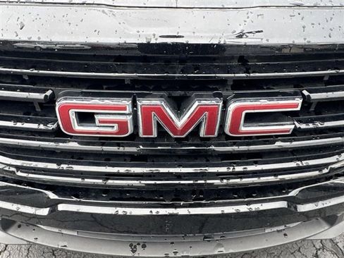 Used 2024 GMC Terrain SLE w/ Driver Convenience Package FWD image 29