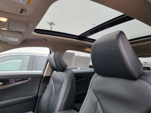 Certified 2022 Lincoln Nautilus Reserve w/ Equipment Group 201A image 4