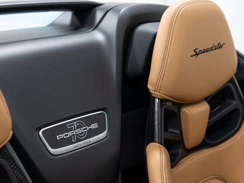 Certified 2019 Porsche 911 Speedster RWD image 43