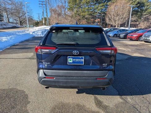 Used 2021 Toyota RAV4 XLE image 4