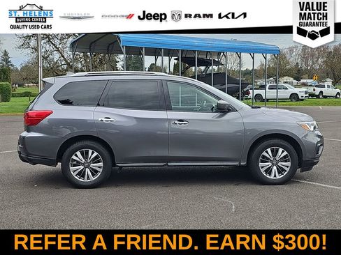Used 2019 Nissan Pathfinder SV image 9