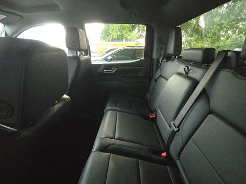 Used 2025 GMC Sierra 1500 SLT AWD/4WD image 7