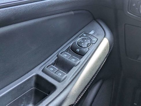 Used 2020 Ford Edge SE FWD image 23