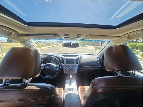 Used 2013 Subaru Outback 3.6R Limited AWD/4WD image 11