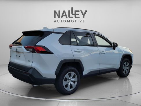 Used 2019 Toyota RAV4 LE image 10