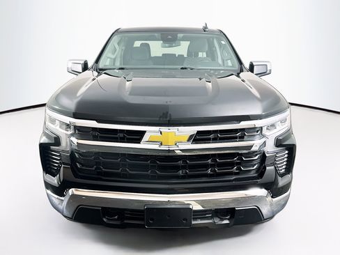 Used 2024 Chevrolet Silverado 1500 LT image 2
