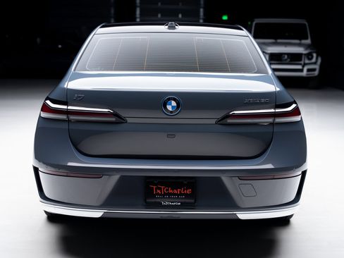 Used 2023 BMW i7 xDrive60 image 26