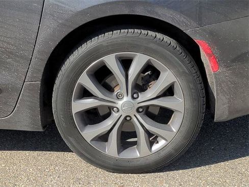 Certified 2020 Chrysler Pacifica Limited FWD image 14