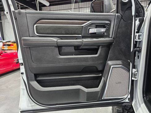 Used 2025 RAM 3500 Laramie image 32