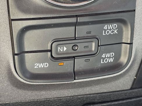 Used 2019 RAM 1500 Tradesman w/ Chrome Plus Package AWD/4WD image 16