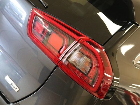 Used 2018 Kia Niro EX Premium image 94