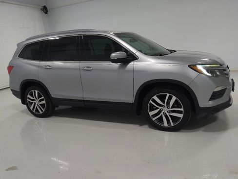 Used 2018 Honda Pilot Elite image 11