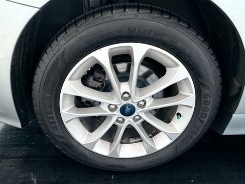 Used 2020 Ford Fusion SE FWD image 10