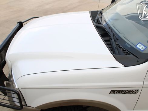 Used 2004 Ford Excursion Eddie Bauer image 28