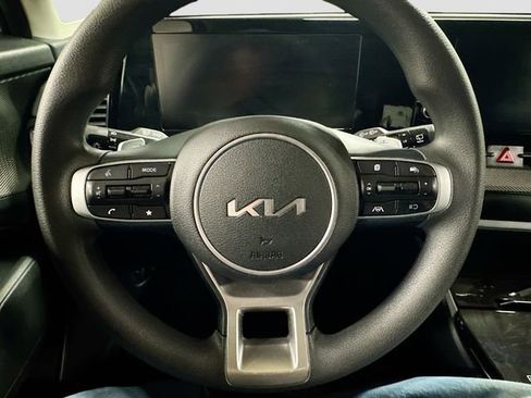Used 2023 Kia Sportage LX AWD/4WD image 11