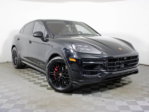 Used 2024 Porsche Cayenne S image 9