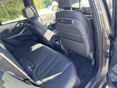 Used 2025 BMW X5 xDrive40i w/ Climate Comfort Package image 32