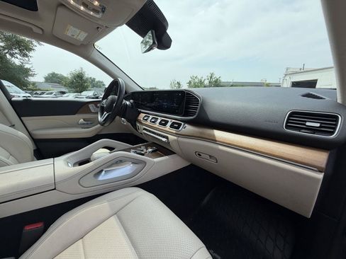 Used 2022 Mercedes-Benz GLE 350 4MATIC w/ Premium Package image 33